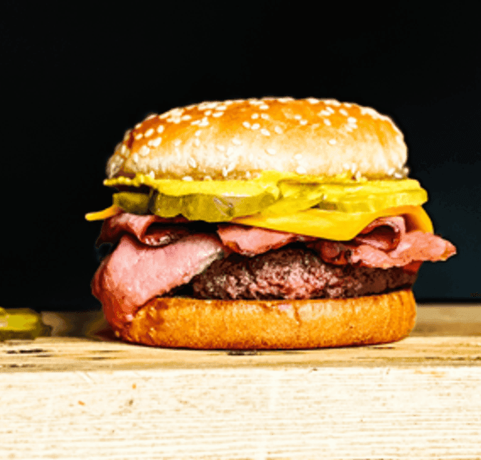 Burger Smoked Meat 🍔🥩🥒  