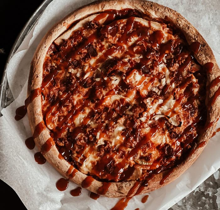Pizza au poulet BBQ - Frite incluse (à partir du format petite)