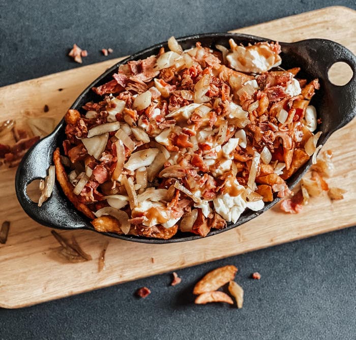 Poutine au bacon Lafleur® et oignons